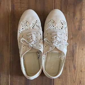 Cream Oxford Style Shoes